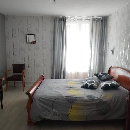 Appart La Percep La Tour d'Auvergne Bagian luar foto